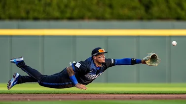MLB: Javier Báez abandona el encuentro ante los Dodgers por posible lesión (+Info)