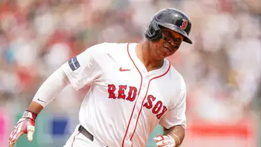 MLB: Rafael Devers se va para la calle y deja atrás a esta leyenda de los Medias Rojas (+Video) MLB: Rafael Devers se va para la calle y deja atrás a esta leyenda de los Medias Rojas (+Video)