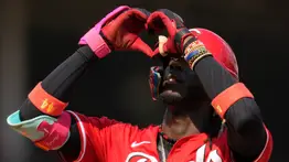 MLB: ¡Dúo dominicano! Elly De La Cruz y Jeimer Candelario la sacan y causan sensación en Cincinnati (+Video)