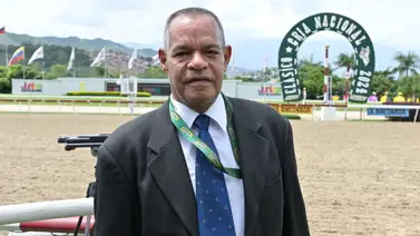 Ismael Paredes con muchas posibilidades de ganar con esta yegua en la reunión 27 (+Video) Ismael Paredes con muchas posibilidades de ganar con esta yegua en la reunión 27 (+Video)