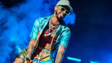 Así se le fue el “gallo” a Anuel AA en La Velada del Año ¿No sabe cantar?