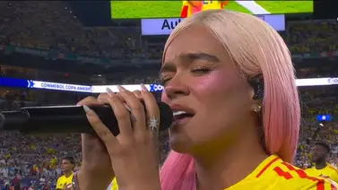 Karol G hace historia al entonar el himno nacional de Colombia en la final de la Copa América Karol G hace historia al entonar el himno nacional de Colombia en la final de la Copa América