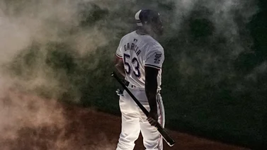 MLB: ¡Increíble! Así recibieron al cubano Adolis García en el Home Run Derby (+Video)
