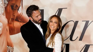 Jennifer López y Ben Affleck toman caminos separados en su segundo aniversario ¡Lejos, pero con anillo!
