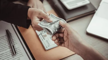 ¿Eres indocumentado en Estados Unidos? Así puedes pedir un préstamo y tener mas dinero 