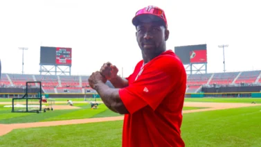 José Pirela es llevado de emergencia al hospital por fuerte impacto en su rostro (+Video)