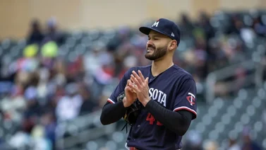 MLB: Pablo López domina a Milwaukee, pero es víctima de un venezolano
