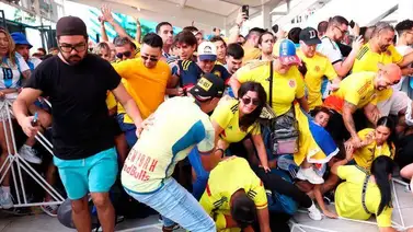 Más de 7.000 personas podrían ser deportadas de Estados Unidos por lo ocurrido en la final de Copa América (+Video) Más de 7.000 personas podrían ser deportadas de Estados Unidos por lo ocurrido en la final de Copa América (+Video)