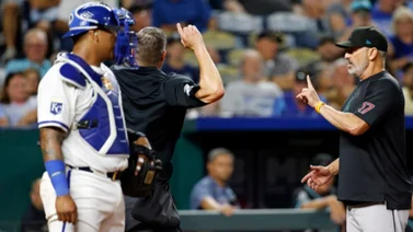 MLB: Salvador Pérez casi se va a los golpes por defender a su equipo (+Video)