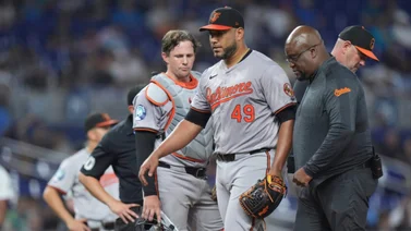 MLB: ¿Cuándo volverá a lanzar Albert Suárez tras recibir un pelotazo?