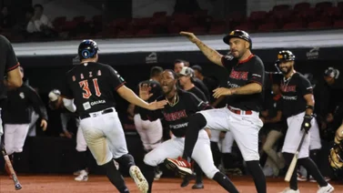 LMB: Yonathan Daza se vuela la barda y emociona a Leones del Caracas (+video)