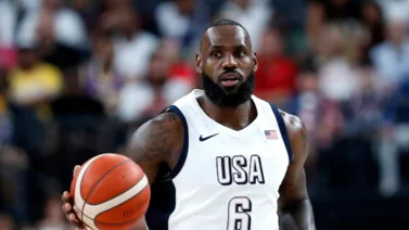 Juegos Olímpicos: ¡El rey de la pinta! LeBron James se luce como abanderado de Estados Unidos y del Dream Team