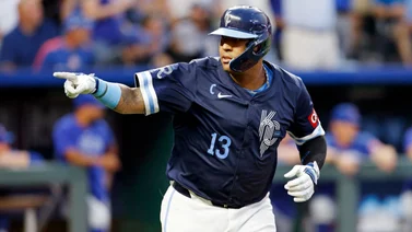 MLB: Salvador Pérez le pisa los talones a leyenda de Kansas City con esta cifra (+Video)
