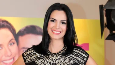 ¡Woww belleza! Desde la playa Scarlet Ortiz causa furor en traje de baño (+Video)