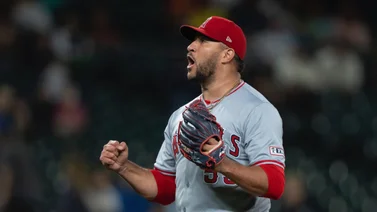 MLB: El dominicano Carlos Estévez es cambiado a equipo candidato al anillo de Serie Mundial