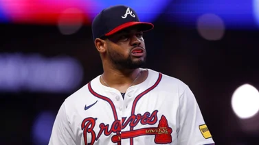 MLB: Reynaldo López abandona el encuentro ante los Mets y hay preocupación en Atlanta (+Info)
