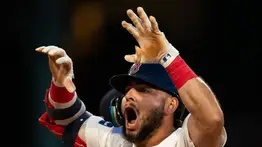 MLB: Wilyer Abreu regala batazos en victoria de Medias Rojas de Boston