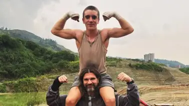 Juanes y su hijo se quitaron la camisa negra para mostrar sus “cuadritos” Juanes y su hijo se quitaron la camisa negra para mostrar sus “cuadritos”