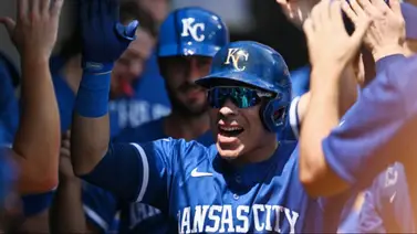 MLB: Freddy Fermín tuvo tarde inspirada en victoria de los Reales (+Video) MLB: Freddy Fermín tuvo tarde inspirada en victoria de los Reales (+Video)