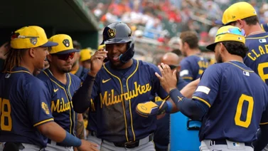 MLB: Jackson Chourio aumenta sus juegos multi-hit con otra jornada positiva
