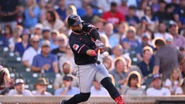 MLB: Carlos Santana entra a un club élite de ambidiestros en Las Mayores (+Detalles)