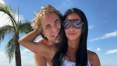 Cristian Castro se hace viral al bailar en toalla junto a su novia ¡Atrevido!   Cristian Castro se hace viral al bailar en toalla junto a su novia ¡Atrevido!