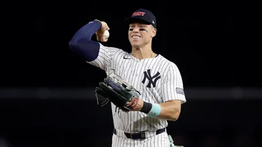 MLB: Aaron Judge sufre duro golpe en la cara por pelotazo de un compañero (+Video)