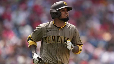 MLB: Luis Arráez vive una noche de locura ante Texas y se acerca a los .300