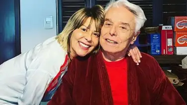 El beso entre Alejandra Guzmán y su papá durante un concierto El beso entre Alejandra Guzmán y su papá durante un concierto