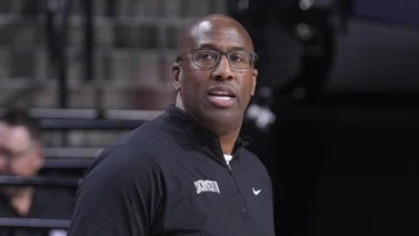 NBA: Mike Brown oficializado como nuevo coach de New York Knicks y Karl Anthony Towns
