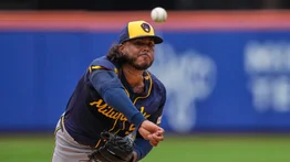 MLB: ¿Cuáles son los mejores lanzadores latinos de la primera mitad de 2025?