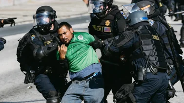 ICE podría expulsar inmigrantes a países sin vínculos y con poco aviso