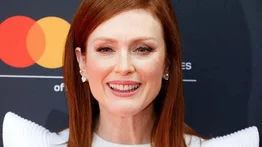 ¡Secretos de Hollywood! La actriz Julianne Moore lo cuenta todo: así cuida su piel para verse juvenil a los 64 años