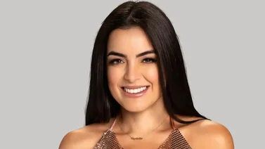 Daniella Navarro muestra su cuerpo sin filtros 