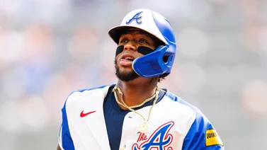 MLB: ¿El mejor tiro del año? Ronald Acuña Jr. vuelve a hacer gala de su brazalete con este out (+video)