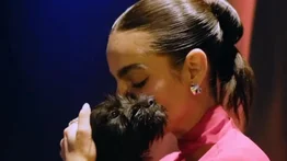 María Gabriela de Faría adopta a su propio 'Krypto' en la premiere de Superman