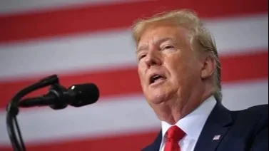 Desaprobación de Trump por inmigración aumenta al 56%