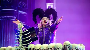 Lady Gaga se cae durante un concierto y su reacción se hace viral (+Video) Lady Gaga se cae durante un concierto y su reacción se hace viral (+Video)