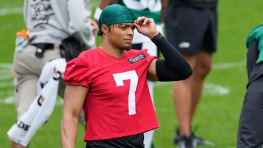 La maldición continúa: Justin Fields sufre una lesión en el pie con los Jets (+Detalles)