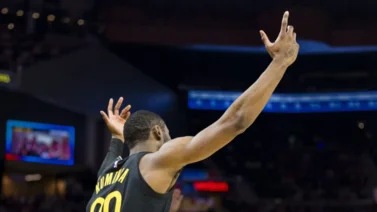 NBA: Golden State Warriors le ponen precio alto a los Kings para darles a Jonathan Kuminga