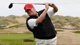 Cazan al mandatario Donald Trump haciendo trampas jugando golf (+Video)