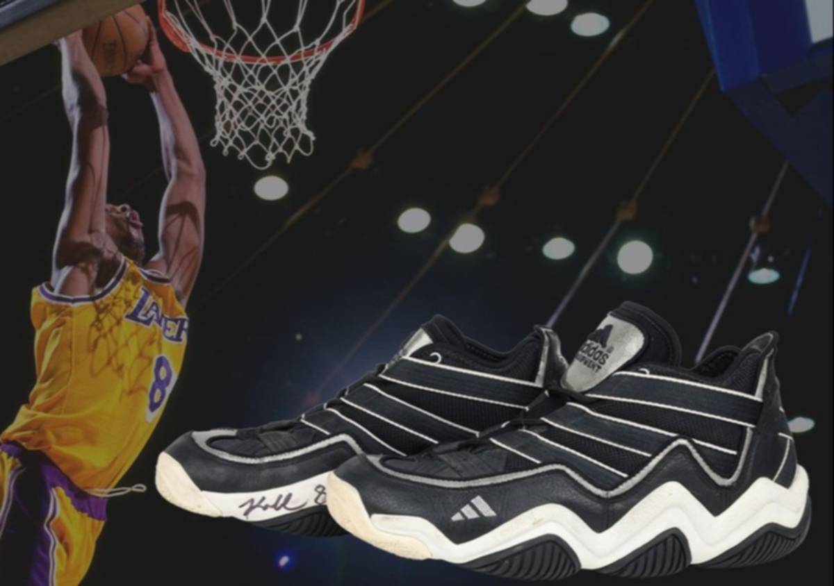 Las primeras zapatillas de Kobe Bryant como titular en la NBA fueron  subastadas por una fortuna (+Precio)