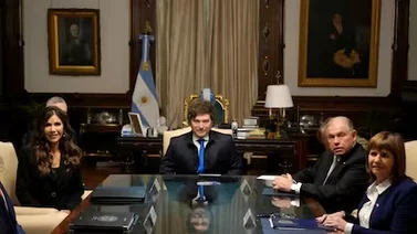 Milei recibe a funcionaria de Seguridad Nacional de EEUU y firma carta de intención