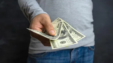 EEUU confirma que enviará cheques de hasta 400 dólares a millones de familias