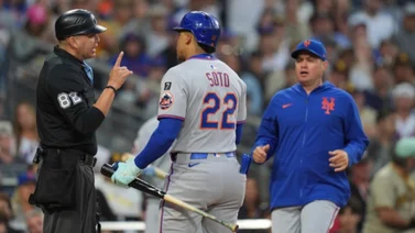 MLB: Umpire venezolano expulsa a Carlos Mendoza tras cantar un strike fantasma (+Video)