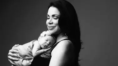 Astrid Carolina Herrera se convierte en una ‘Súper Mamá’ Astrid Carolina Herrera se convierte en una ‘Súper Mamá’