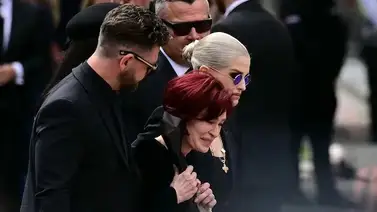 Viuda de Ozzy Osbourne llora desconsolada en su funeral (+Video) Viuda de Ozzy Osbourne llora desconsolada en su funeral (+Video)