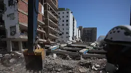 Se mantienen las esperanzas: Equipos de rescates encuentran señales de vida un niño y dos adultos en Caraballeda