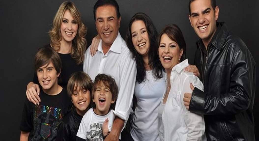 Emma Rabbe y Carmen Julia Álvarez recuerdan con cariño a Daniel Alvarado Emma Rabbe y Carmen Julia Álvarez recuerdan con cariño a Daniel Alvarado
