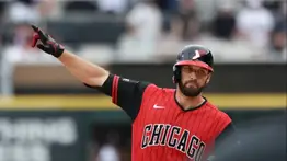 Hazaña histórica en Chicago: El novato Tristan Peters batea para el ciclo desde el noveno bate